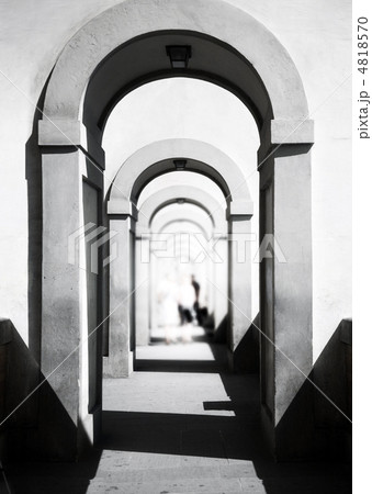 Arcs perspective Arcs perspective 4818570