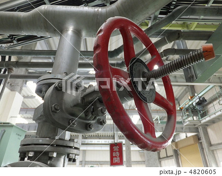 プラント設備のバルブ 4820605