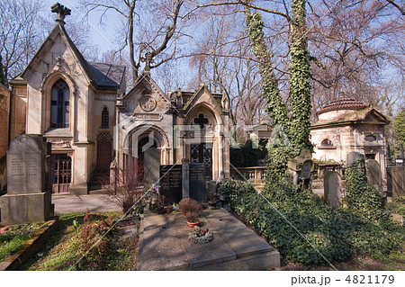 old graveyard in Prag 4821179