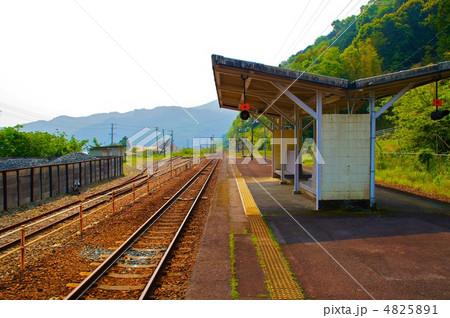 静かな静かな駅 4825891