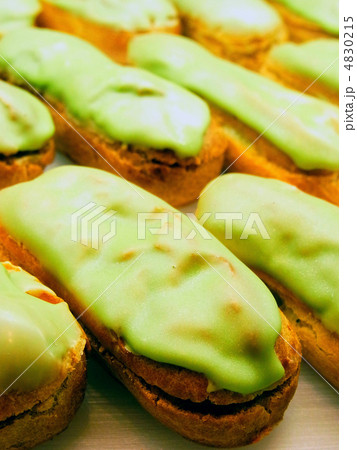 抹茶のエクレア 4830215