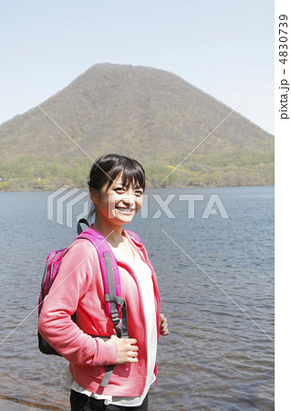 榛名湖畔の旅行客 モデル:大友 歩 榛名湖畔の旅行客 モデル:大友 歩 4830739