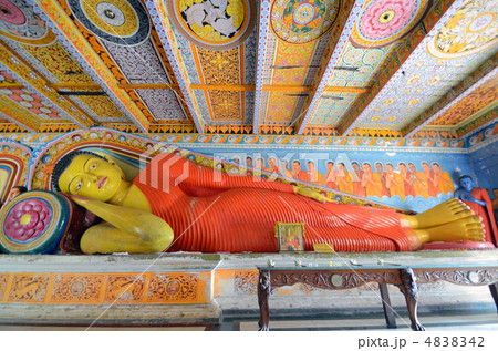 イスルムニヤ精舎の涅槃仏 4838342