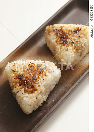 焼きおにぎり 4839386