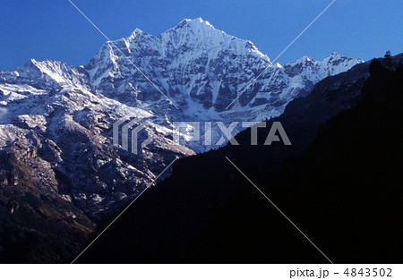 タムセルク（6623m）　パグディン付近から　【ネパール】 4843502