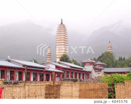 雲南省大理の崇聖寺三塔 4845576