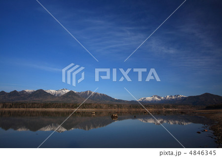 春　糠平湖とウペペサンケ山、ニペソツ山 4846345