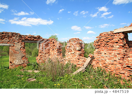 destroyed brick wall destroyed brick wall 4847519