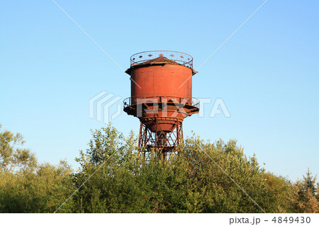 aging water tower 4849430