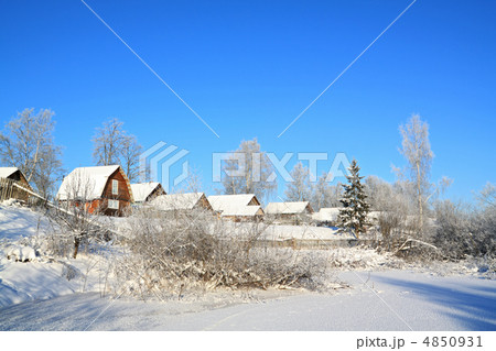 village is on coast to freeze river 4850931