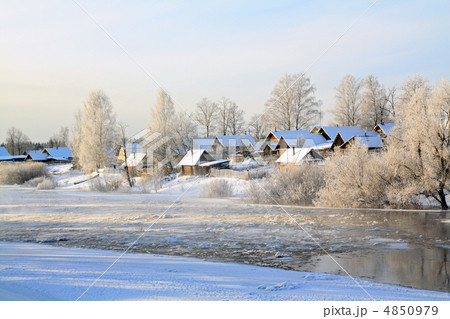 village is on coast to freeze river 4850979