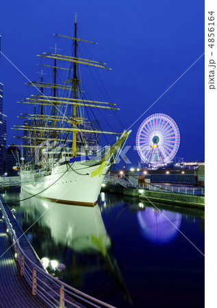 横浜日本丸メモリアルパークの夜景 4856164