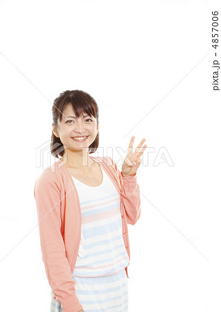 スリーポイントの女性　モデル：大友　歩 4857006