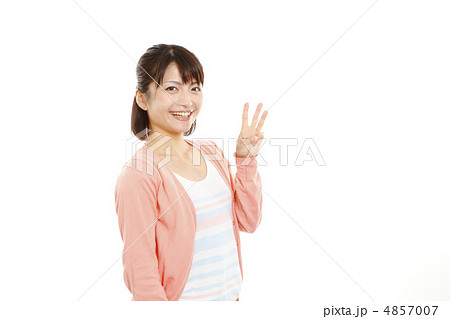 スリーポイントの女性　モデル：大友　歩 4857007