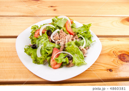 Onion salad of meat with roast vegetables 4860381