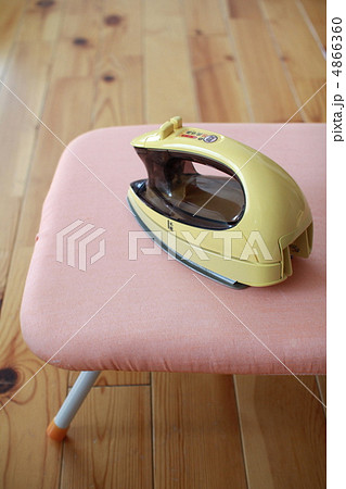 コードレスアイロンとアイロン台 アイロンがけ コードレスアイロンとアイロン台 アイロンがけ 4866360