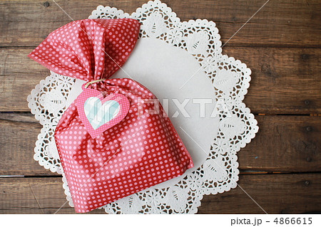 ハートのカード付きの簡易ラッピング 4866615