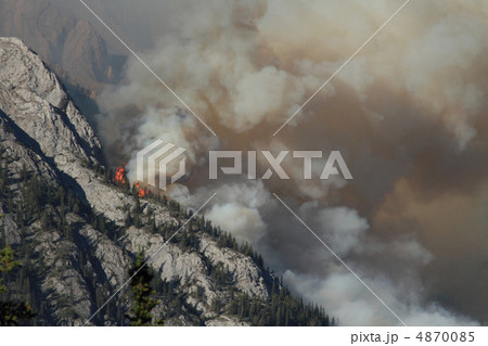 Forest Fire in the Rocky Mountains 02 4870085