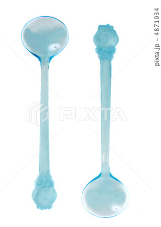 Two blue transparent plastic spoons 4871934