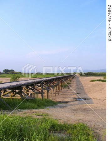 八幡の流れ橋 4874842