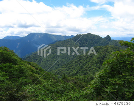 山上ヶ岳からの稲村ヶ岳と八経ヶ岳 山上ヶ岳からの稲村ヶ岳と八経ヶ岳 4879256