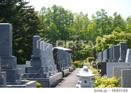 お墓参り 4880588