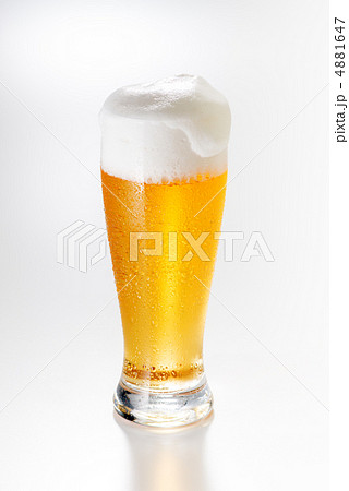 【A3対応】グラスビールの全体（縦） 4881647