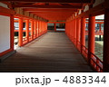 嚴島神社の廊下 4883344