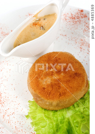 Beef cutlet stuffed with bacon 4885369