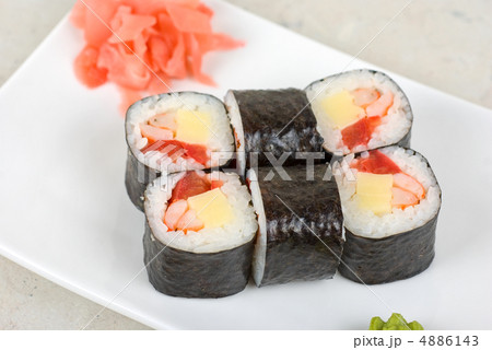 sushi rolls 4886143