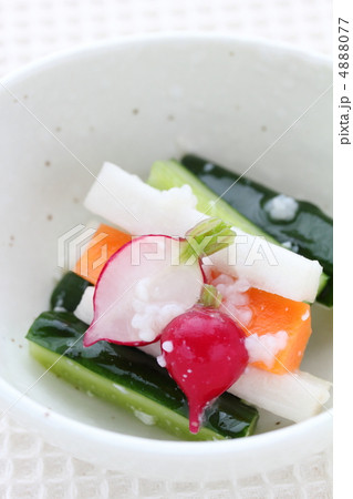 塩糀で浅漬け 4888077