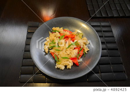 calamari with celery 4892425
