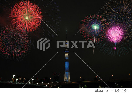 スカイツリーと花火 スカイツリーと花火 4894194