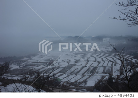 雪の棚田 4894403