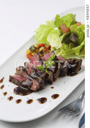 牛ステーキ　イタリア風 4894897