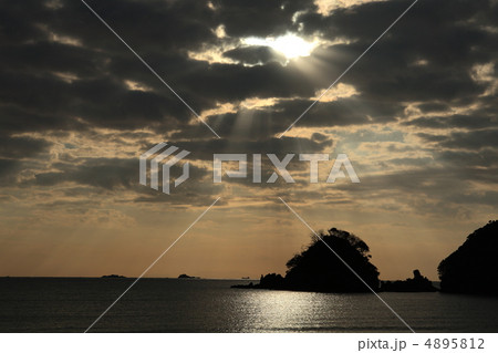 南伊豆弓ヶ浜 天使の梯子 南伊豆弓ヶ浜 天使の梯子 4895812