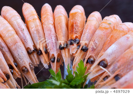 shrimps with lemon shrimps with lemon 4897029