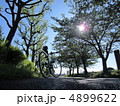 日差しと自転車 4899622