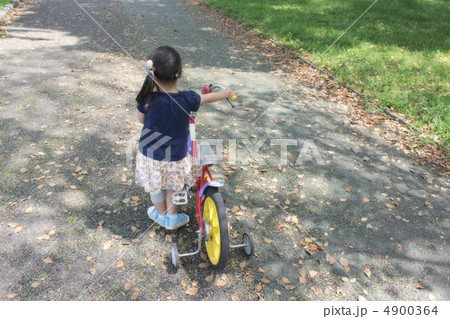 自転車と女の子 自転車と女の子 4900364