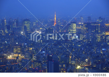 東京タワーが見える薄明夜景 東京タワーが見える薄明夜景 4900486