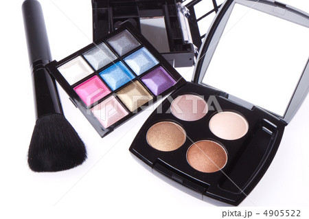 compact eyeshadows 4905522