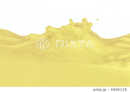 splashing milk 4906128