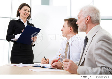 Businesswoman making presentation Businesswoman making presentation 4906591
