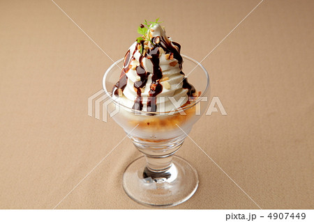 チョコレートパフェ 4907449