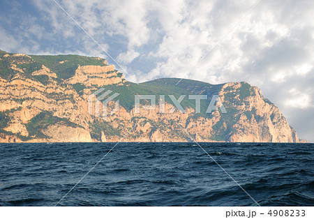 Mountains and the sea Mountains and the sea 4908233