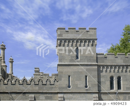 Facade and tower ancient castle Facade and tower ancient castle 4909423