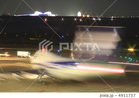 夜の羽田空港 4911737