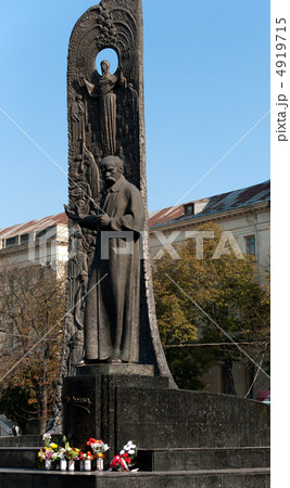 Monument Taras Shevchenko 4919715