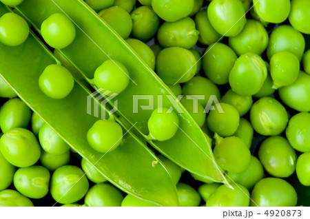 Pea background 4920873