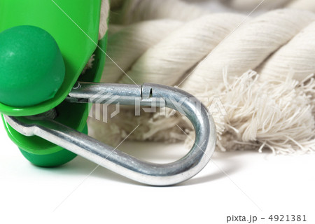 Rope with a carbine 4921381